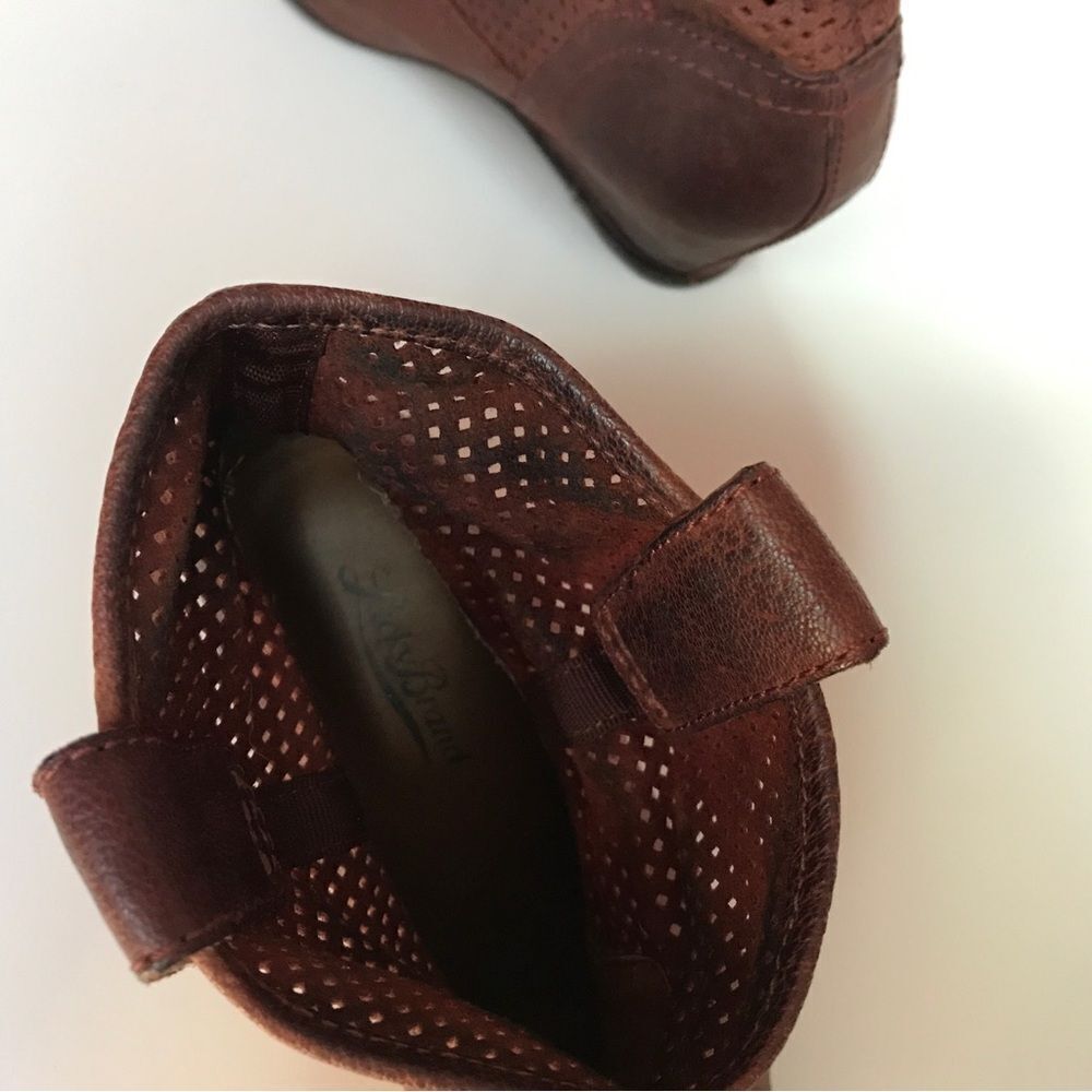LUCKY Brand Keno Perforated Dark Camel Suede Leather Wedge Bootie (7) - Picture 6 of 11